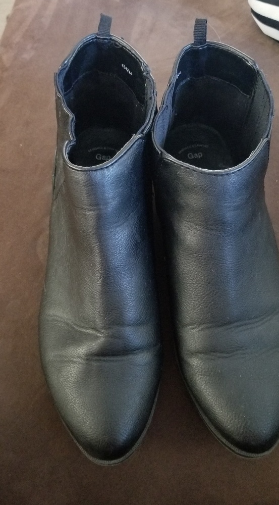 GAP black booties 10